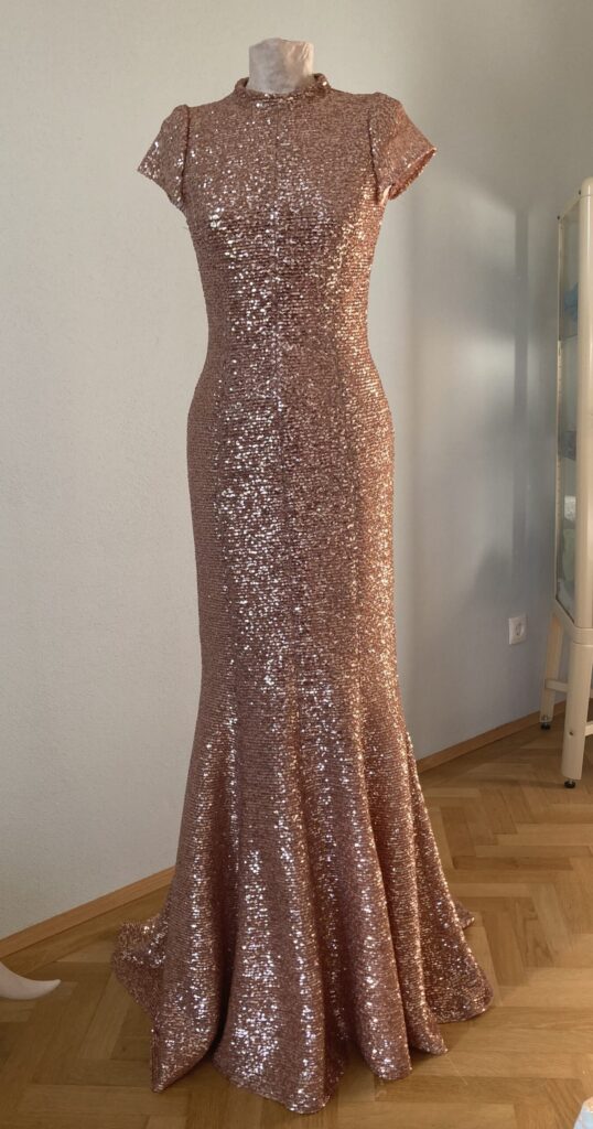 Roségoldenes Paillettenkleid