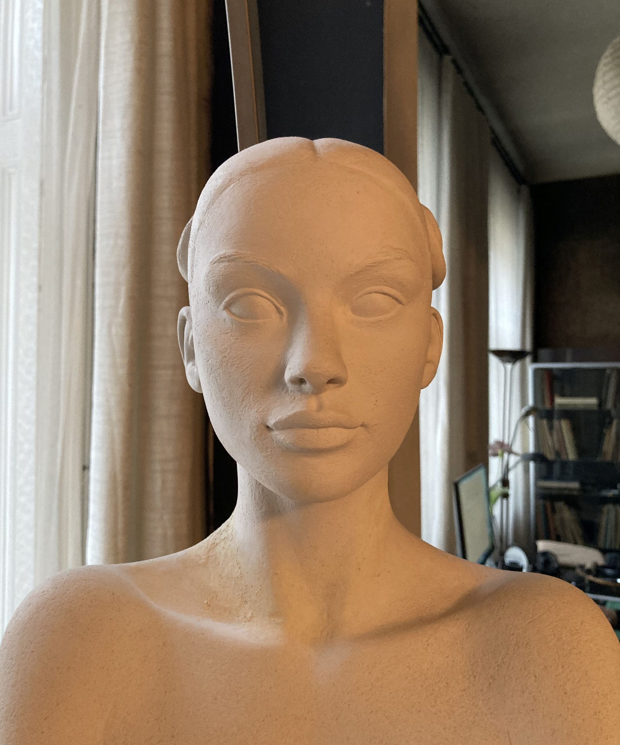 Stehende Frau, ca 120 cm, Keramik, 2004