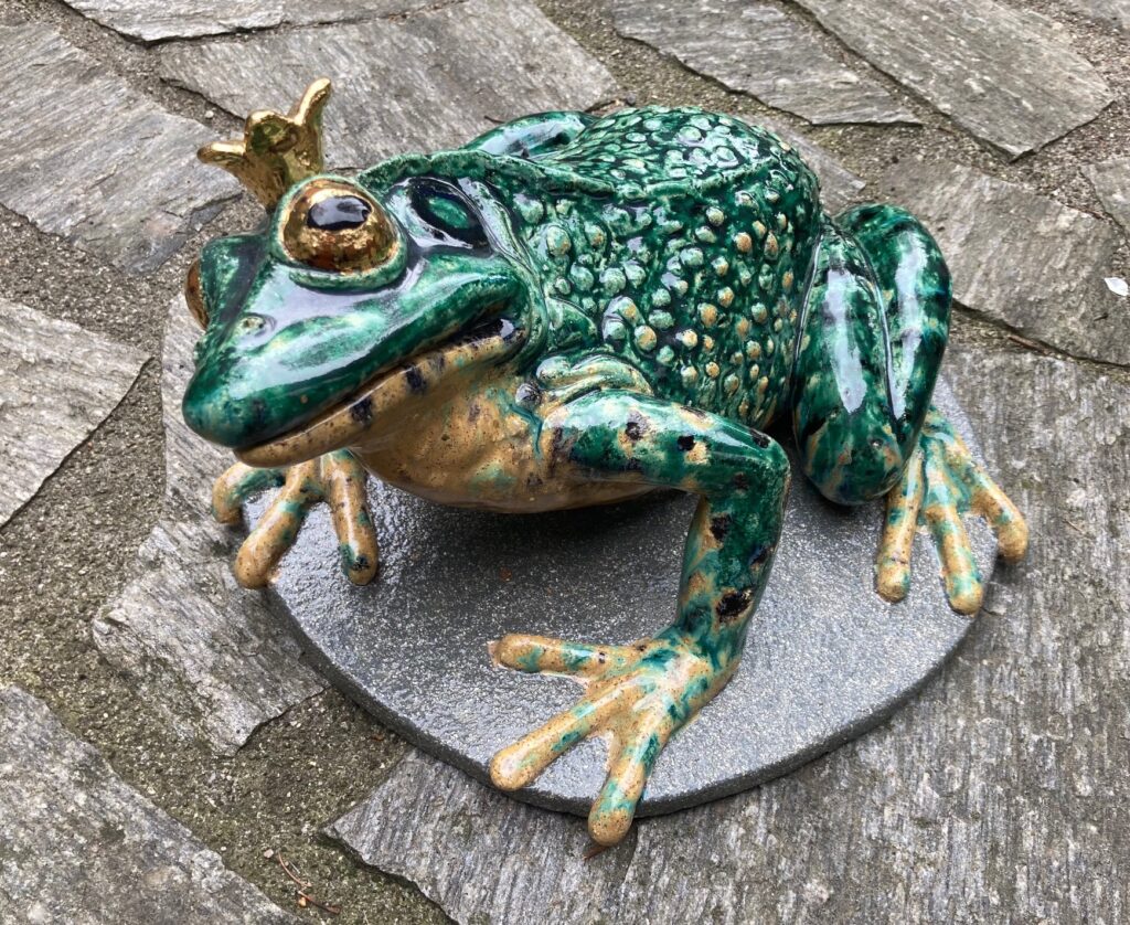 Froschkoenig Keramik vergoldet