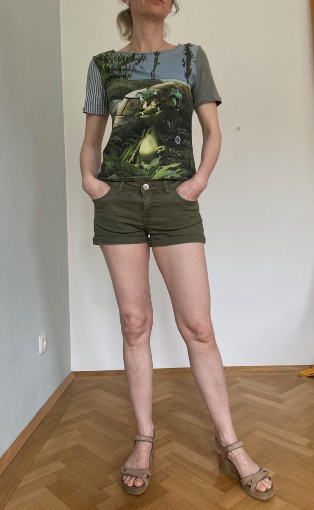 Grünes Top