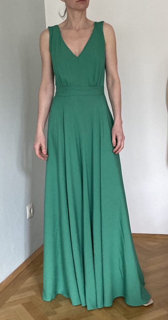 Abendkleid grüner Crepe, 2025